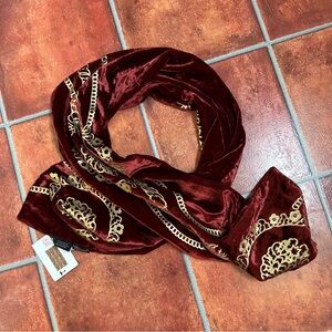 NWT The Met Tudor Rose Velvet Scarf